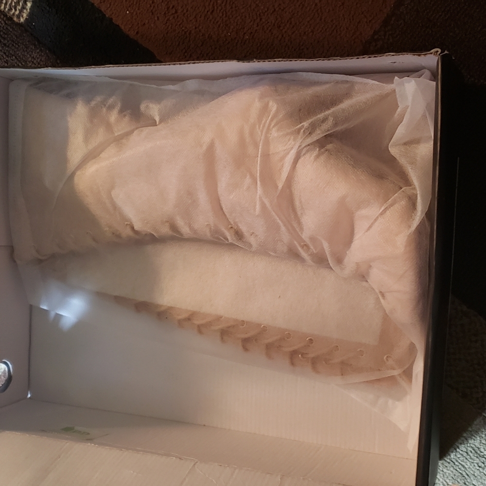 Lace boots - Picture 2 of 5